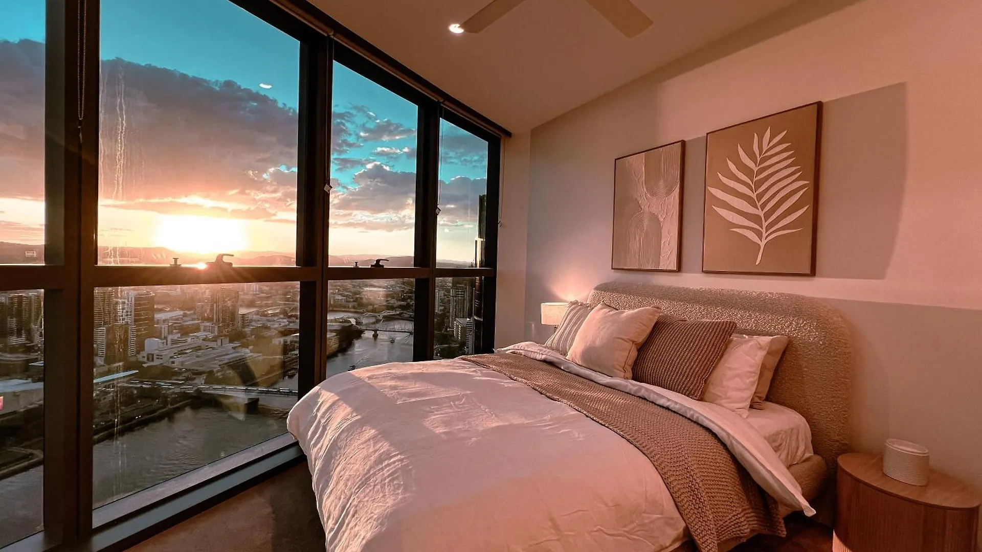 Queens Wharf Residences - Level 4604 Brisbane